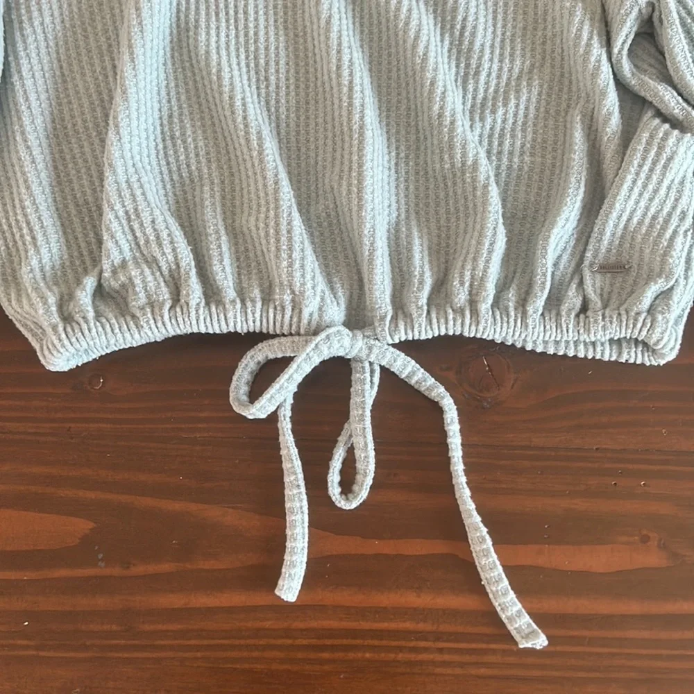 Hollister Long Sleeve Size XS - Picture 3 of 6